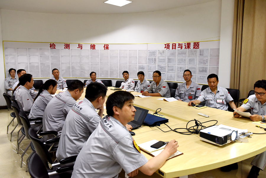 C:\Users\liangxq\Desktop\“三個報告”剛露面，鍛造廠員工為何討論的既熱烈又激烈？\鍛造廠分組討論公司黨代會報告現(xiàn)場7.jpg
